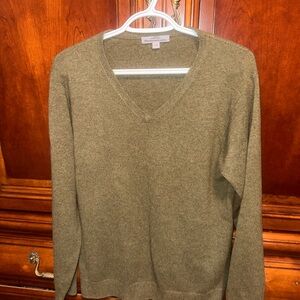 LG v 100-% Cashmere V-Neck Sweater by CHOU